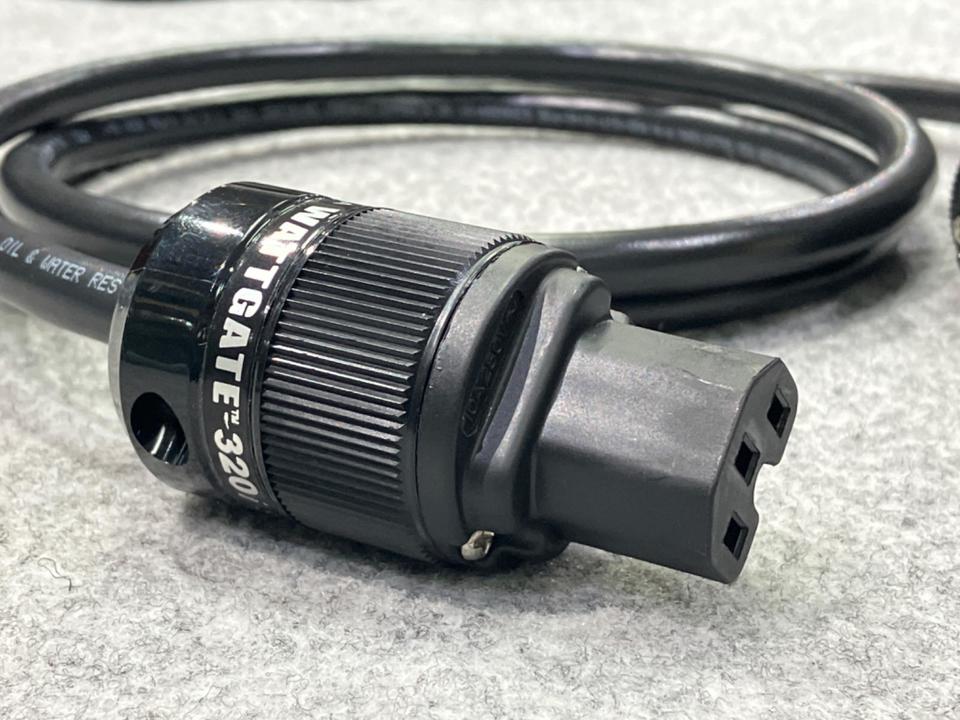 B*s様 WATTGATE 320i / 5266i 電源ケーブル 1m PRO Amazon.co.jp: プロ