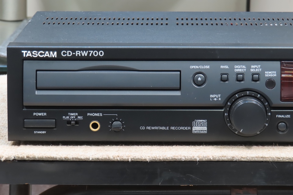 CD-RW700 TASCAM - HiFi-Do McIntosh/JBL/audio-technica/Jeff Rowland