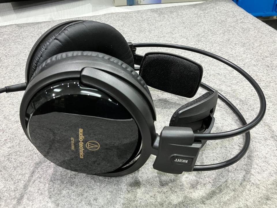 【中古】「非常に良い」オーディオテクニカ ART MONITOR ATH-A500Z Amazon.co.jp: オーディオテクニカ ATH-A500Z ヘッドホン 有線 密閉型