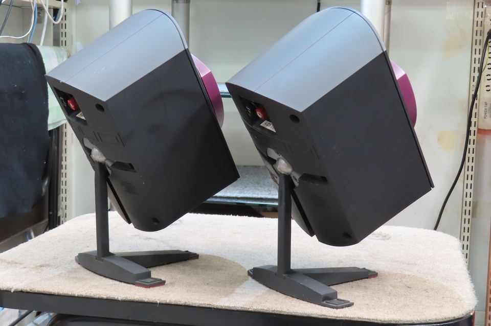 B&W SOLID MONITOR ブラック スピーカー スタンド付き SOLID MONITOR ROCK SOLID SOUNDS - 中古オーディオ 高価買取・販売