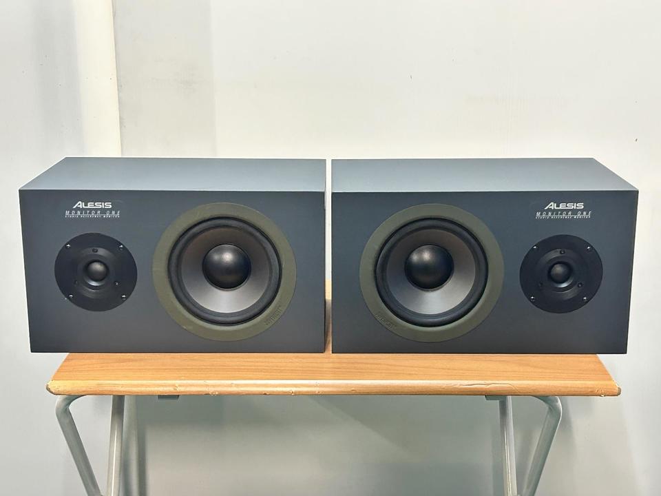 MONITOR ONE ALESIS - 中古オーディオ 高価買取・販売 ハイファイ堂