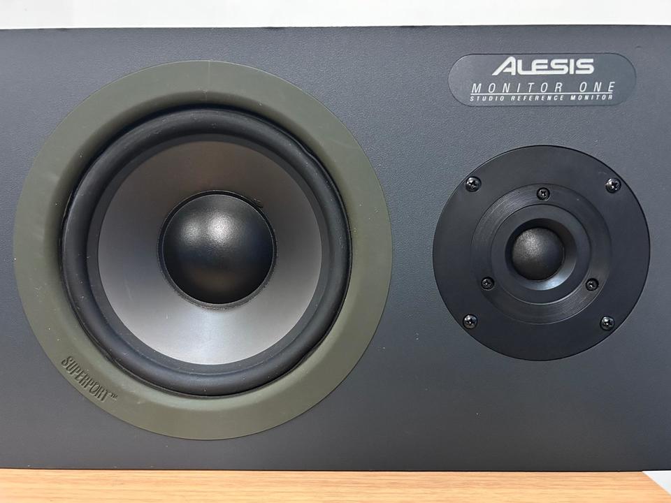 MONITOR ONE ALESIS - 中古オーディオ 高価買取・販売 ハイファイ堂