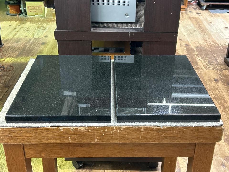 黒色の石材 置物 不明石材ボード 不明 - HiFi-Do McIntosh/JBL/audio-technica/Jeff