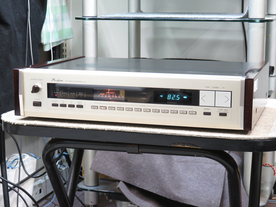 Accuphaseアキュフェーズ シンセサイザーFMステレオチューナーT-107 T-107 Accuphase - 中古オーディオ 高価買取・販売 ハイファイ堂