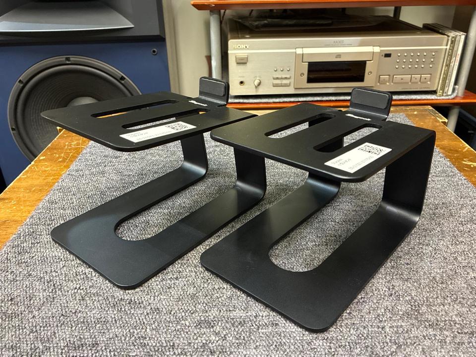 アルミデスクトップスピーカースタンド Stageek - HiFi-Do McIntosh