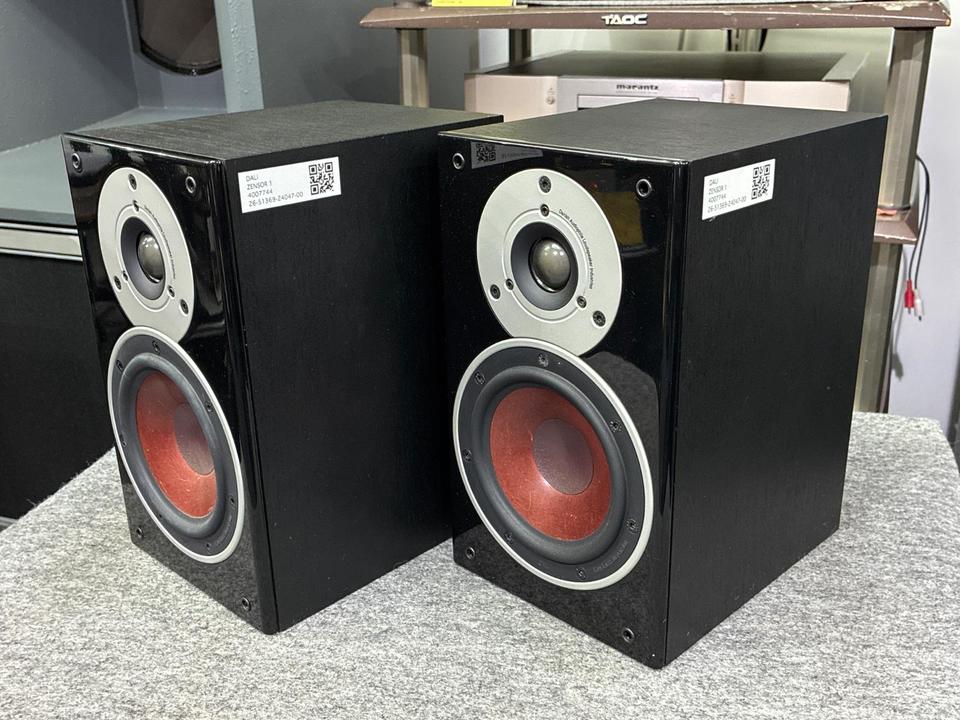 【極美品】デンマークDALI ZENSOR1 スピーカー　インシュレータ付 ZENSOR 1 DALI - 中古オーディオ 高価買取・販売 ハイファイ堂